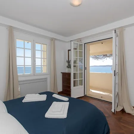 Villa Pointe Alègre *