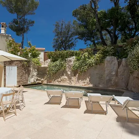 Villa Pointe Alègre *
